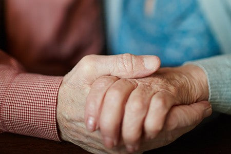 Handkiller Desinfektionsmittel – was jetzt gegen rissige Hände hilft